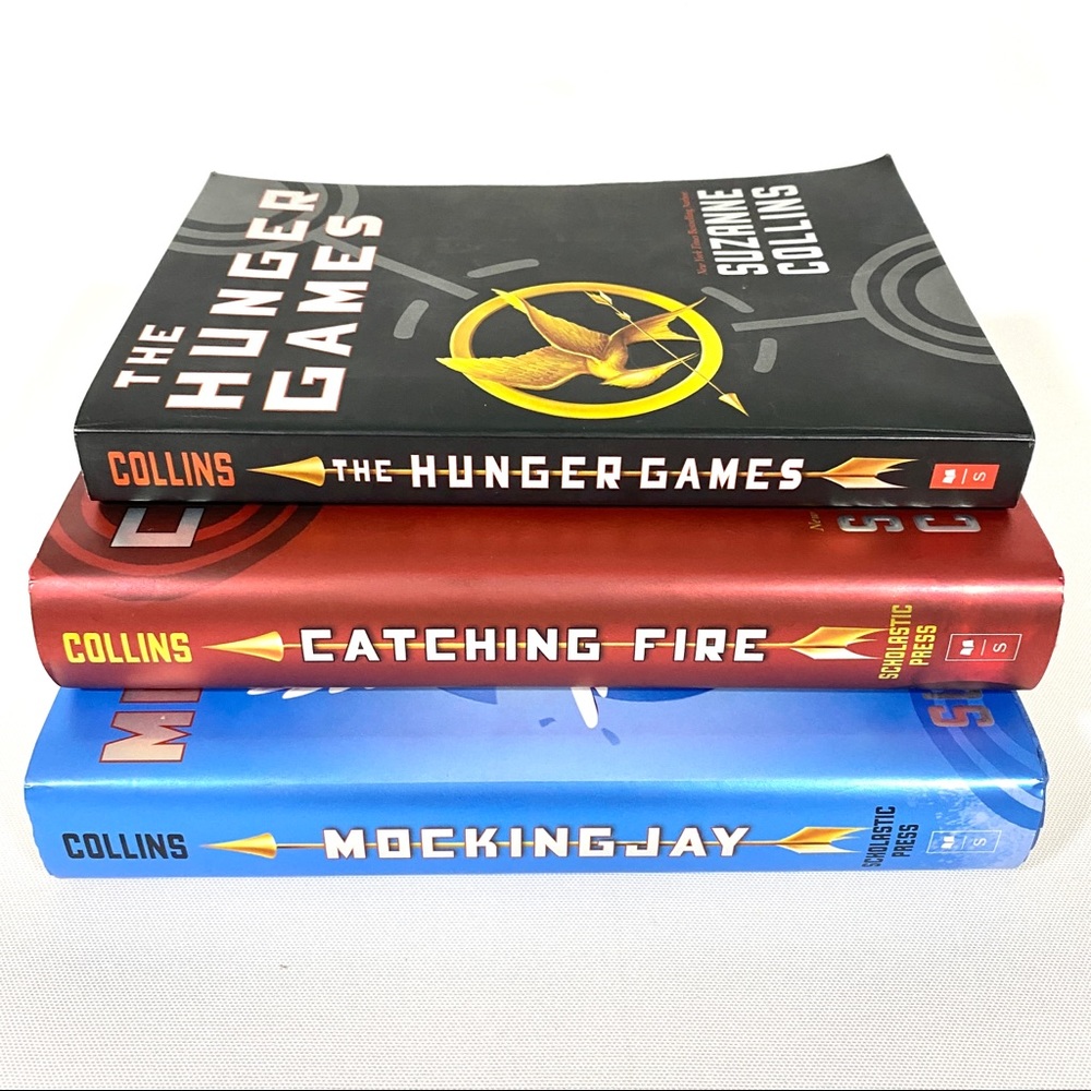 Hunger Games, Catching Fire & Mocking Jay Novels by author Suzanne Collins